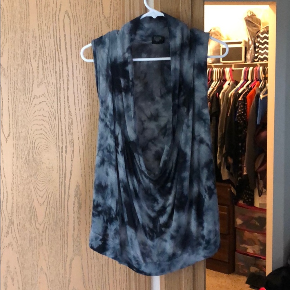 Day trip tank size medium